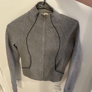 Size 04 lulu lemon sweater